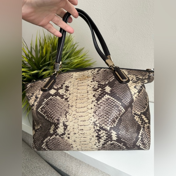 Coach Handbags - 🎠COACH | Snakeskin Purse